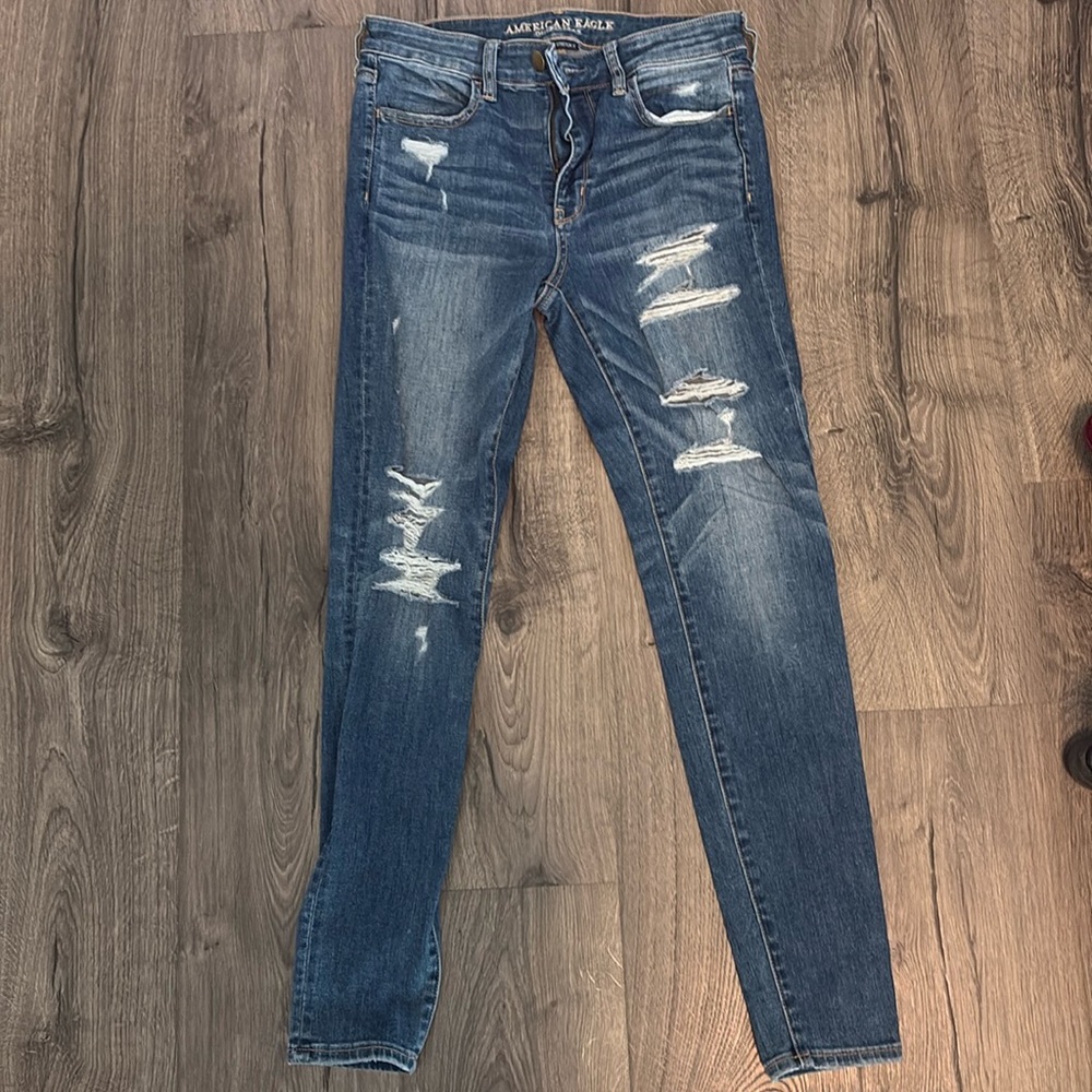 American Eagle Super High Rise Jeggings
Size: US 8
Color: Blue